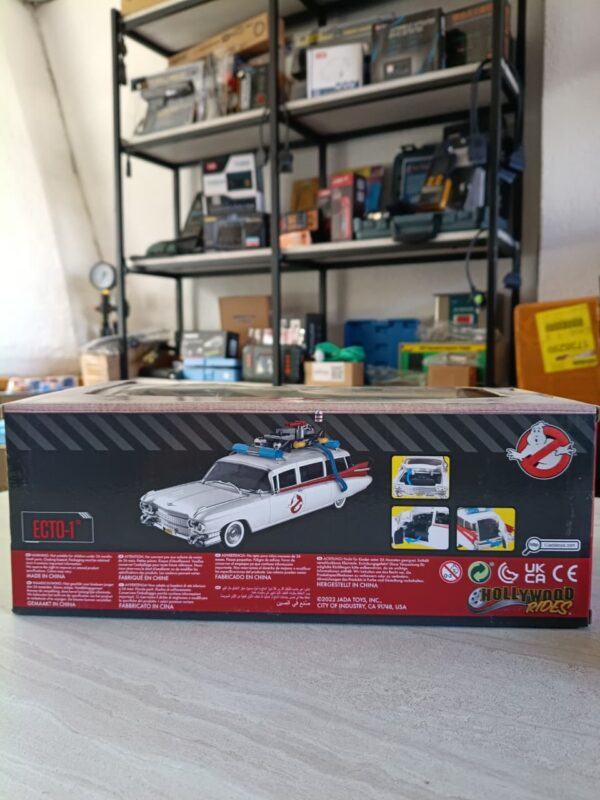 WhatsApp-Image-2026-06-17-at-15.01.18.jpeg COL003.- Carro Coleccionable Cazafantasmas Ghostbusters Ecto-1 – Modelo a Escala 1:24